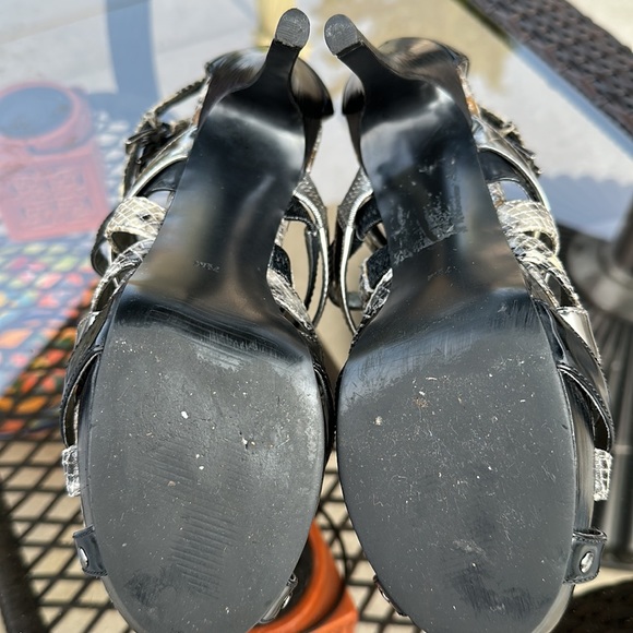 GUESS PLATFORM HEELS - Picture 7 of 10